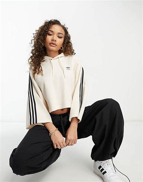 adidas Originals – adicolor – Kurzer Kapuzenpullover in Weiß